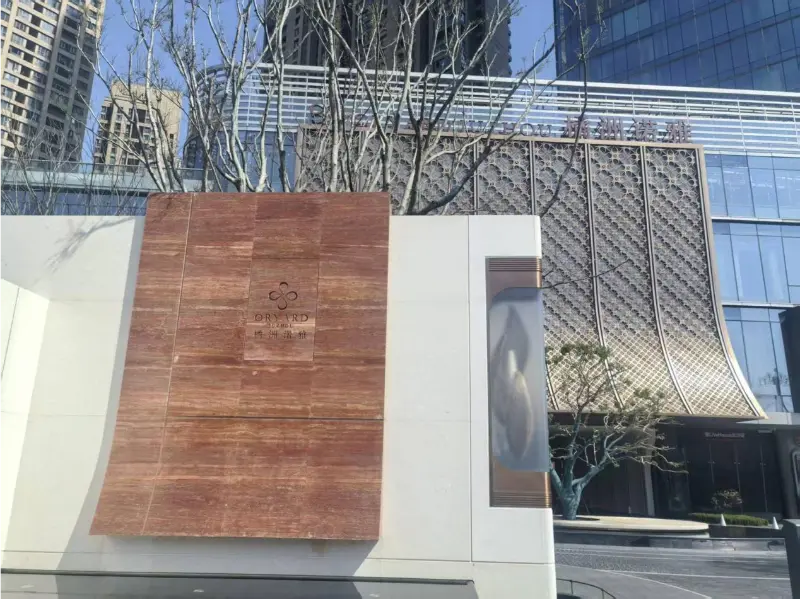 Blueway Supports the High-Altitude Swimming Experience at Changsha Poly Juizhou Noya Hotel